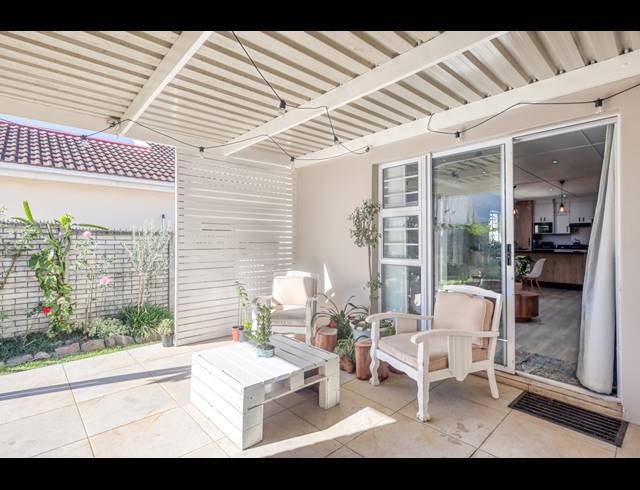 3 BEDROOM TOWNHOUSE FOR SALE IN BEACON BAY